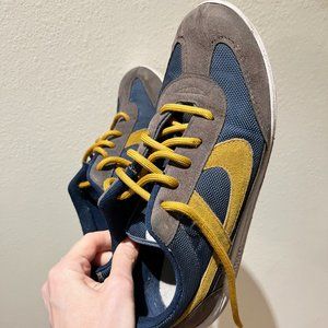 Navy and Mustard Sneakers from Mexico - Panam - Women's Size 9